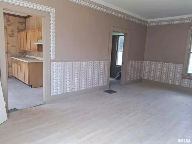 $30,000 | 624 South Main Street, Canton, IL 61520