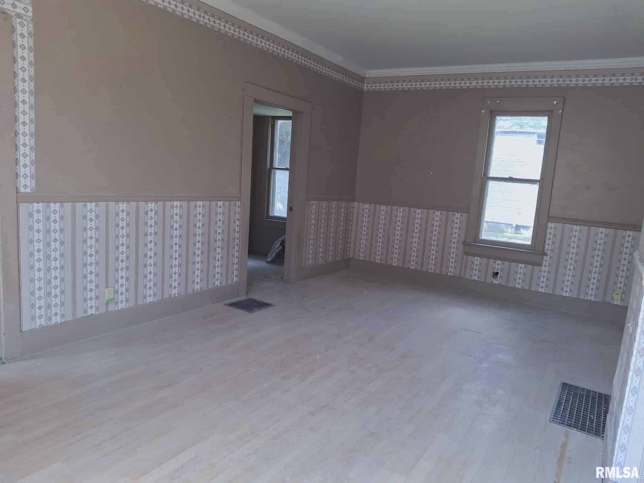624 South Main Street Canton, IL 61520 - Photo 14 of 30