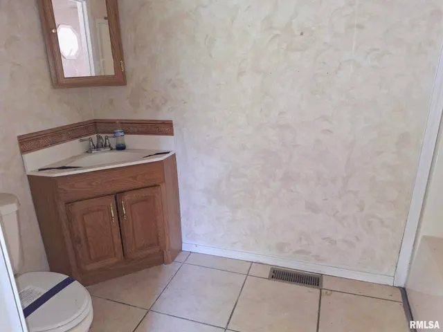 $30,000 | 624 South Main Street, Canton, IL 61520