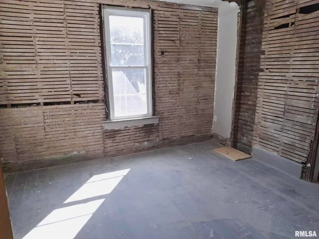 $30,000 | 624 South Main Street, Canton, IL 61520