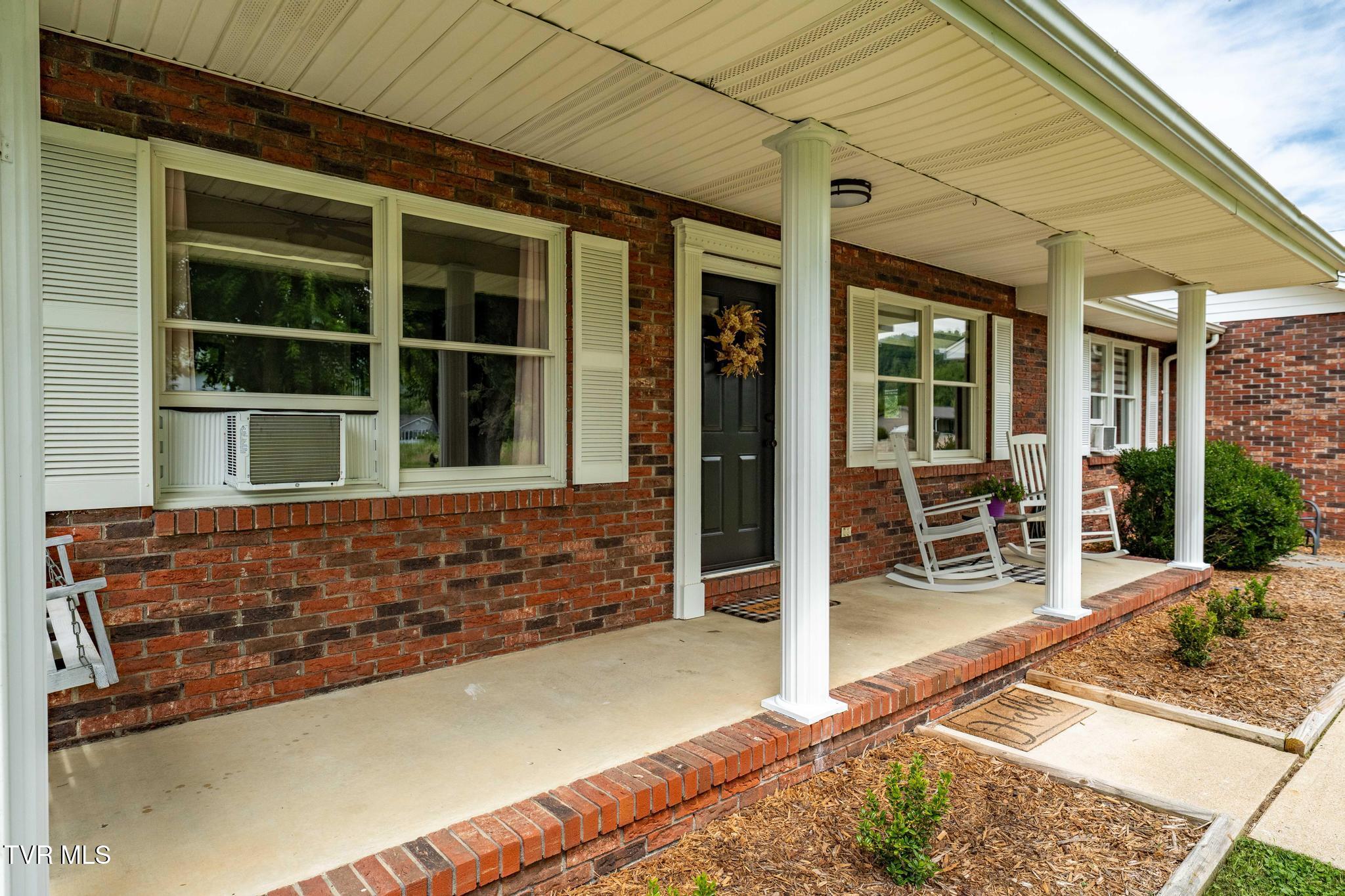 442 Adams Road Mountain City, TN 37683 - Photo 11 of 63 442 Adams Road (11 of 64)