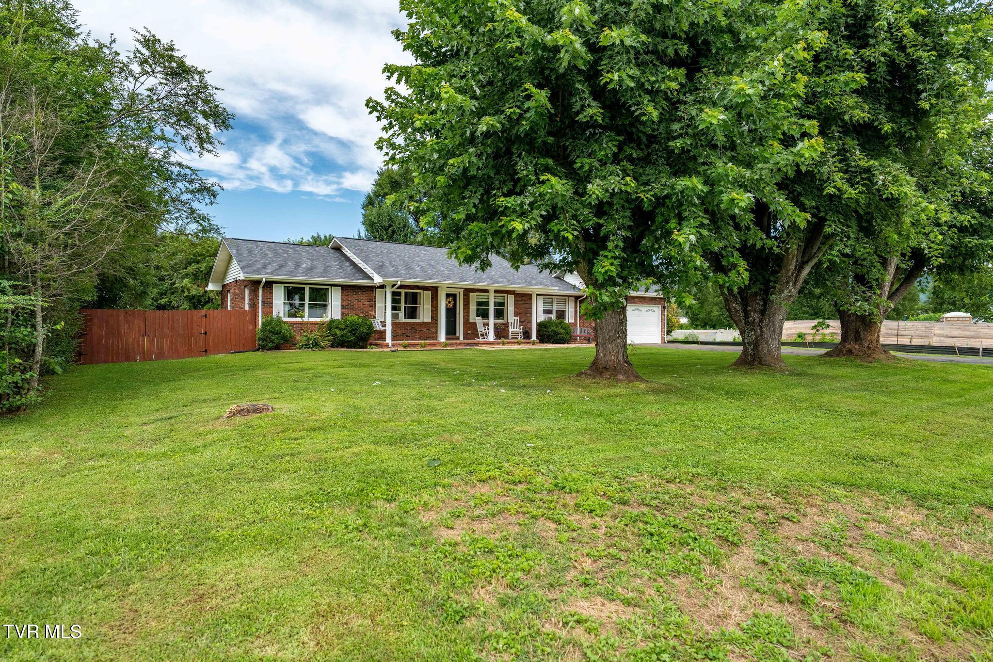 442 Adams Road Mountain City, TN 37683 - Photo 4 of 63 442 Adams Road (3 of 64)