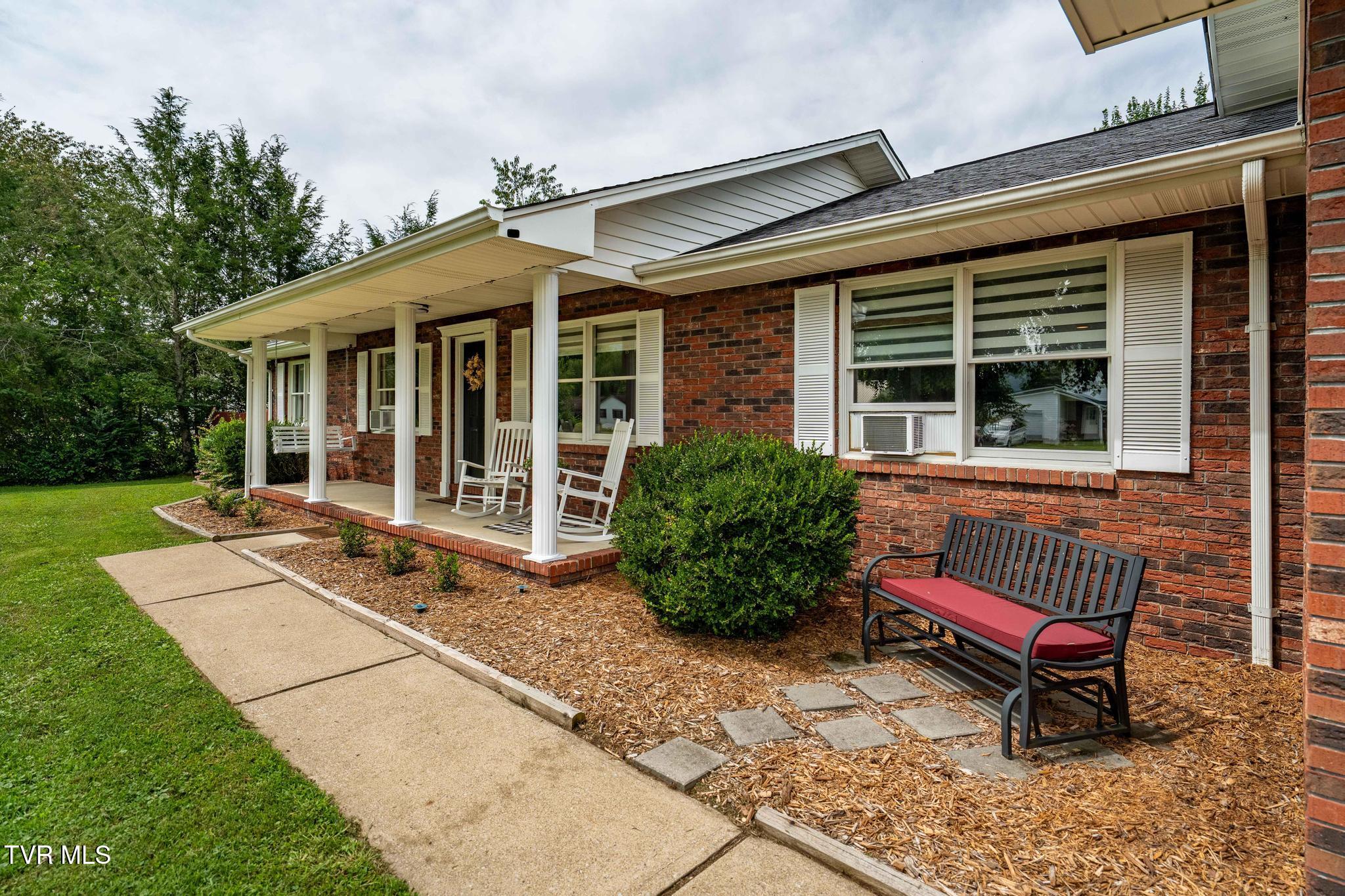442 Adams Road Mountain City, TN 37683 - Photo 8 of 63 442 Adams Road (8 of 64)