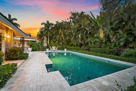 $1,200,000 | 10 Bentwood Road, Palm Beach Gardens, FL 33418