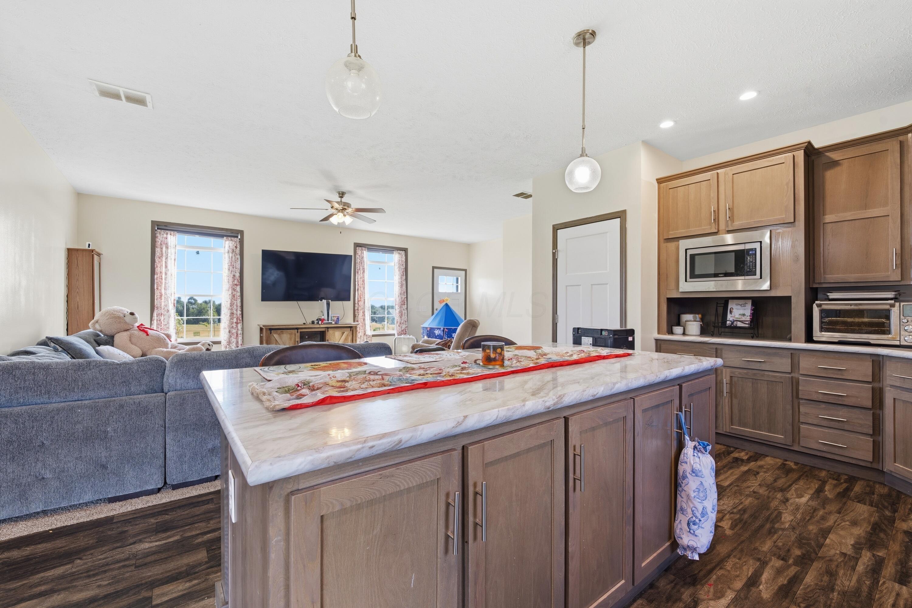 11144 Dingess Road Circleville, OH 43113 - Photo 8 of 47 Kitchen4