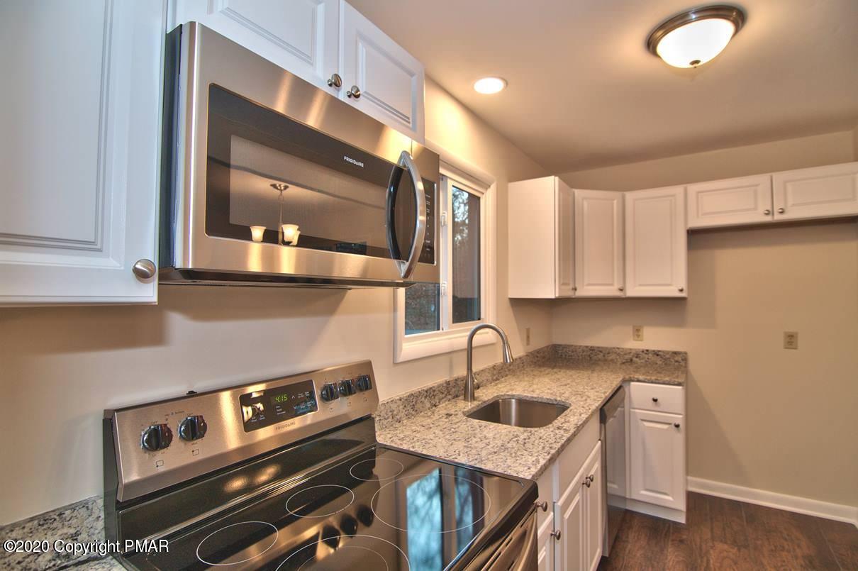 216 Murphy Circle Bushkill, PA 18324 - Photo 16 of 62 Kitchen