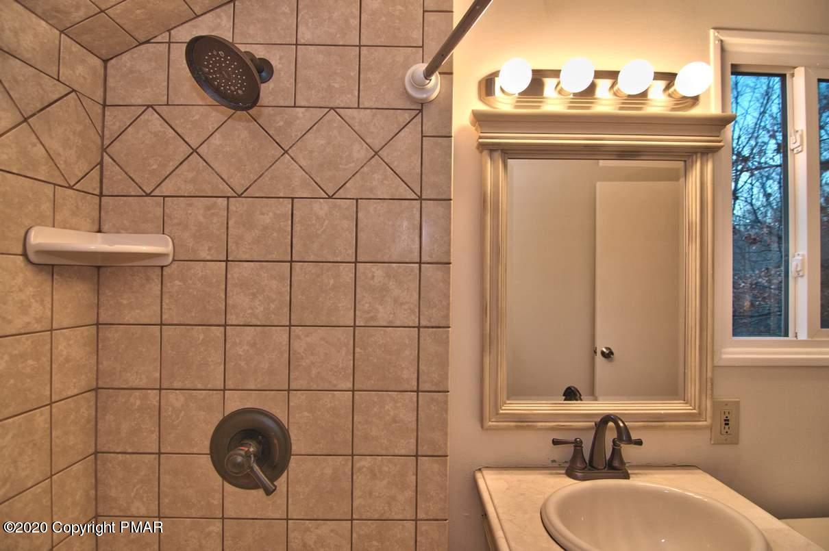 216 Murphy Circle Bushkill, PA 18324 - Photo 34 of 62 Master Bathroom