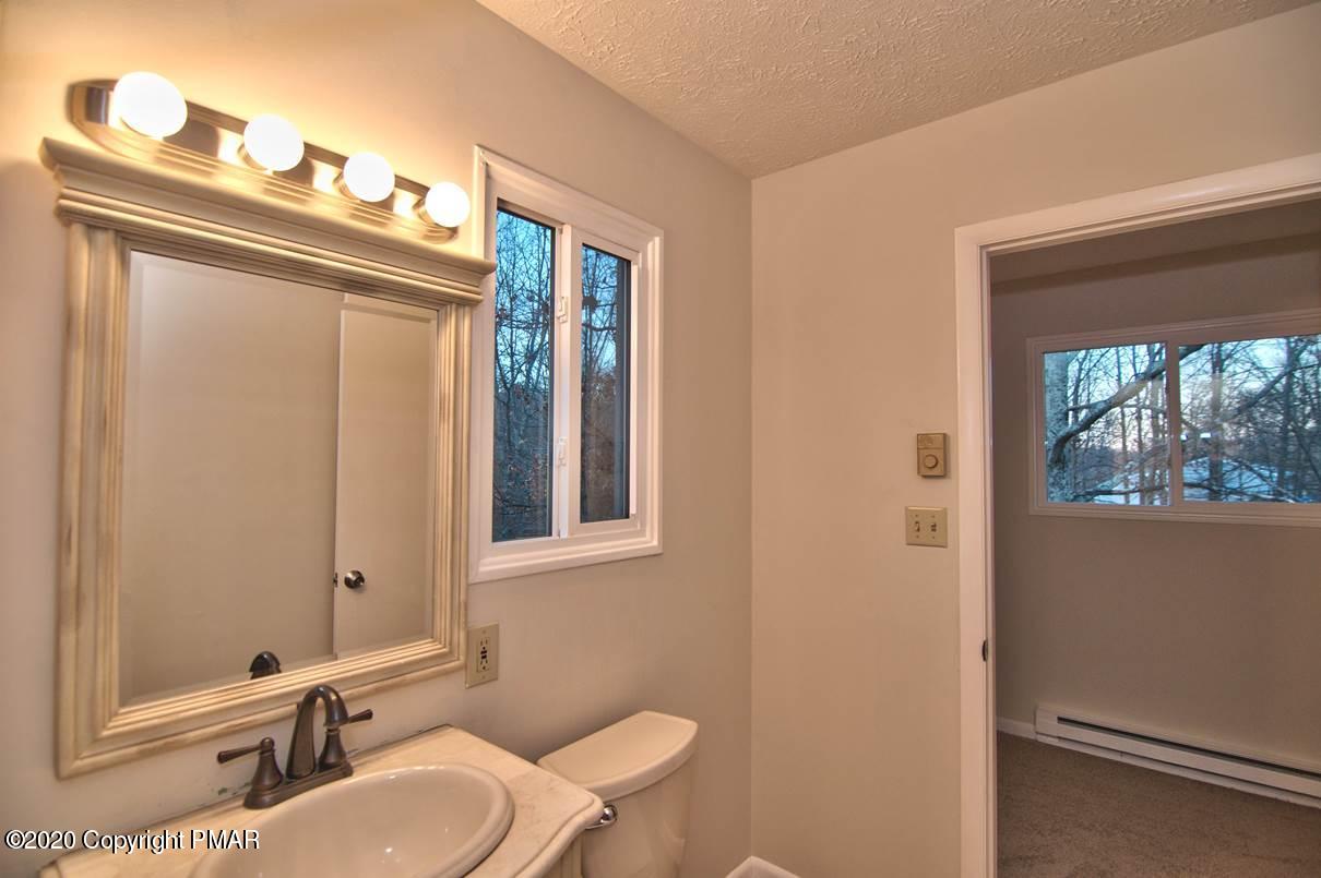 216 Murphy Circle Bushkill, PA 18324 - Photo 35 of 62 Master Bathroom