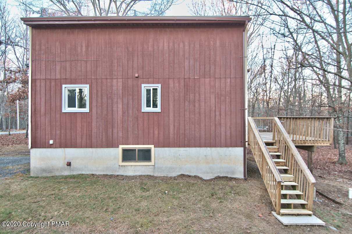 216 Murphy Circle Bushkill, PA 18324 - Photo 57 of 62 Side View