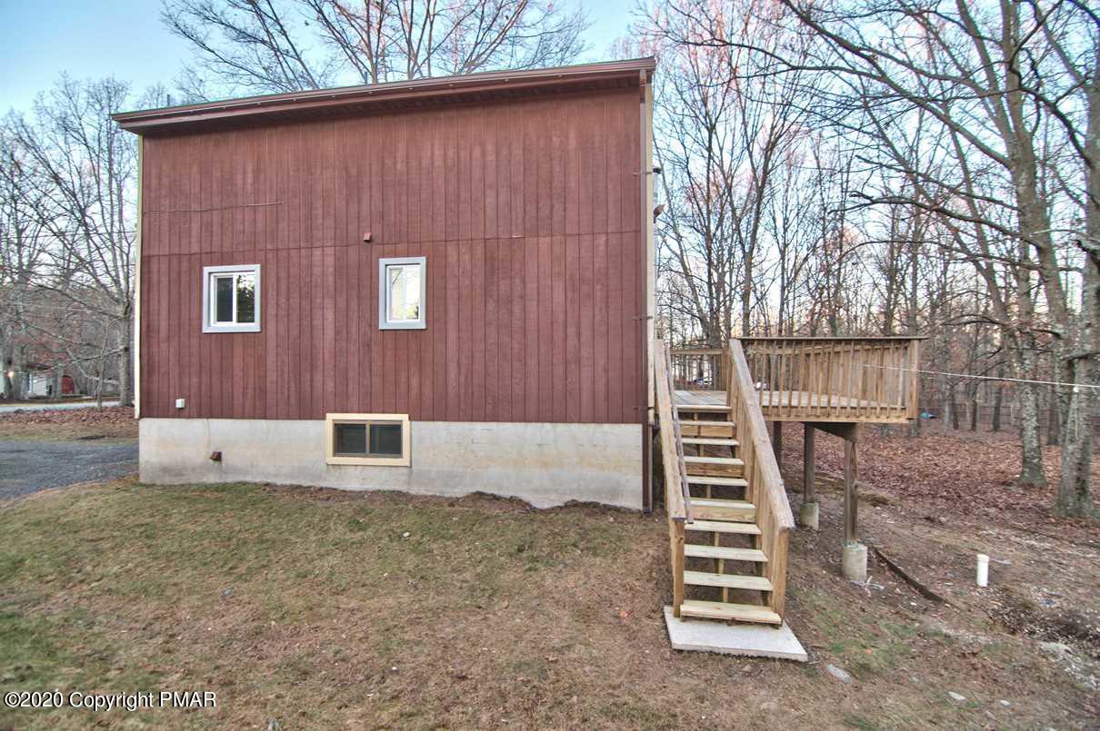 216 Murphy Circle Bushkill, PA 18324 - Photo 58 of 62 Side View