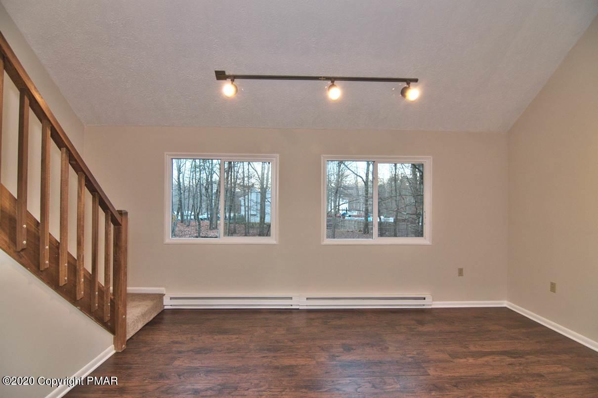 216 Murphy Circle Bushkill, PA 18324 - Photo 8 of 62 Living Room