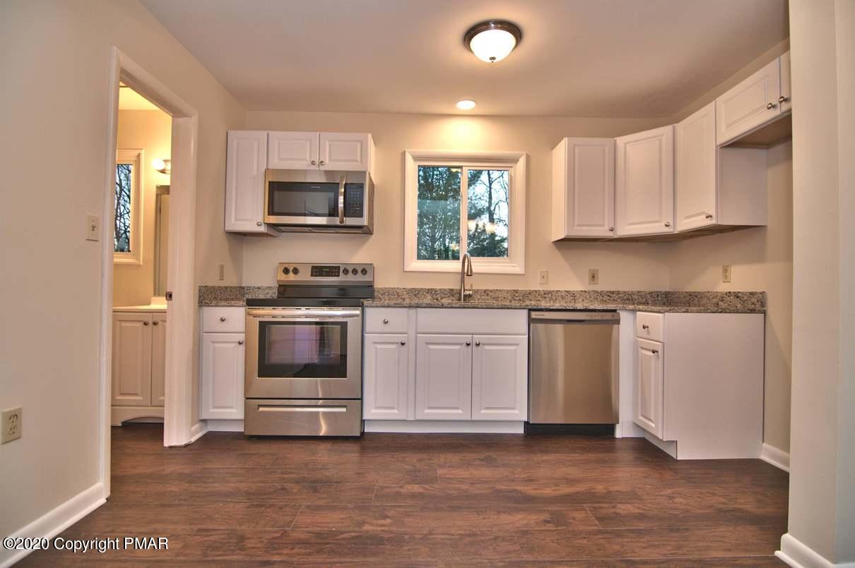 216 Murphy Circle Bushkill, PA 18324 - Photo 10 of 62 Kitchen