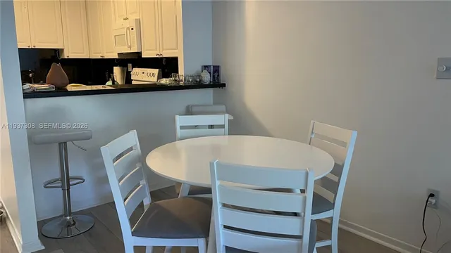 $2,000 | 1651 Northeast 115th Street, Unit 1C, Miami, FL 33181