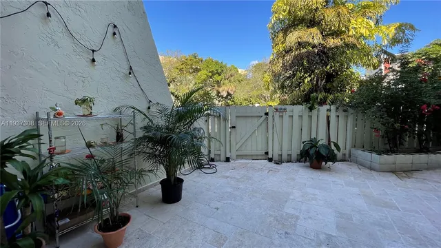 $2,000 | 1651 Northeast 115th Street, Unit 1C, Miami, FL 33181