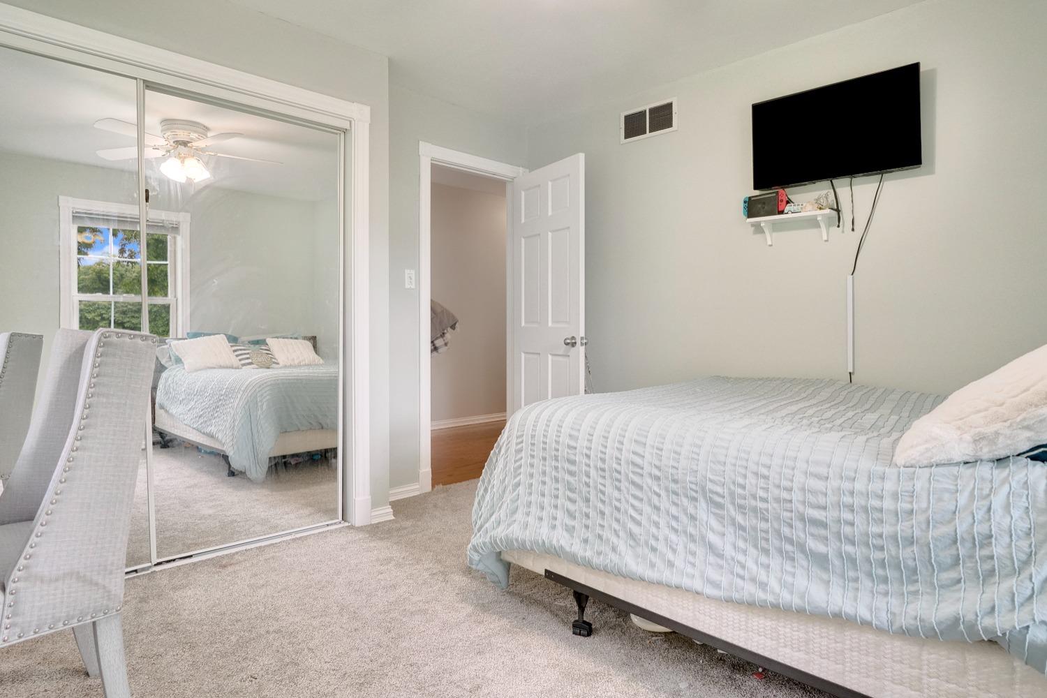 2255 Hayes Leonard Road Valparaiso, IN 46385 - Photo 13 of 36 1500x1000