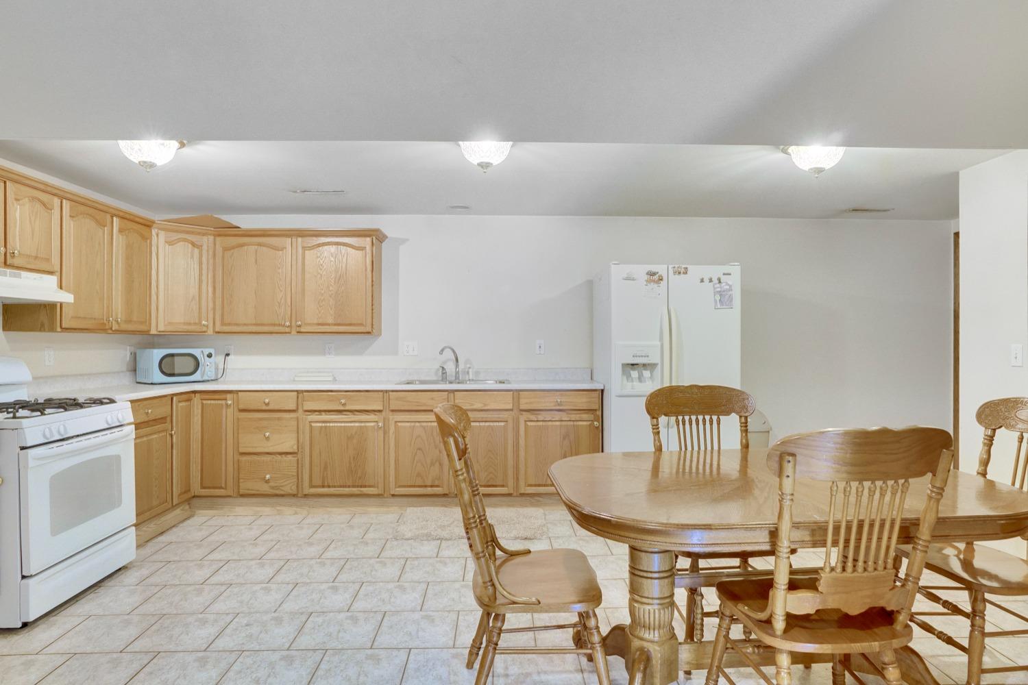 2255 Hayes Leonard Road Valparaiso, IN 46385 - Photo 28 of 36 1500x1000