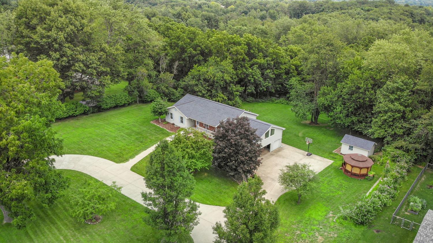 2255 Hayes Leonard Road Valparaiso, IN 46385 - Photo 3 of 36 1500x843