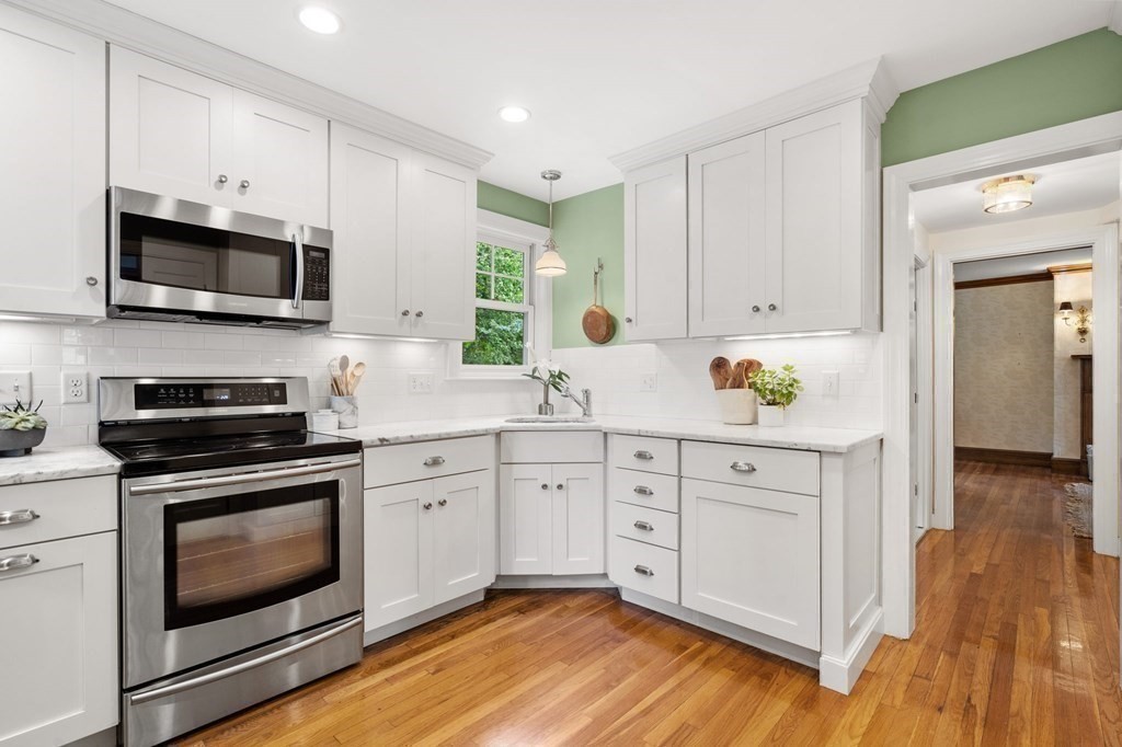 52 Buckingham Road Milton, MA 02186 - Photo 11 of 33