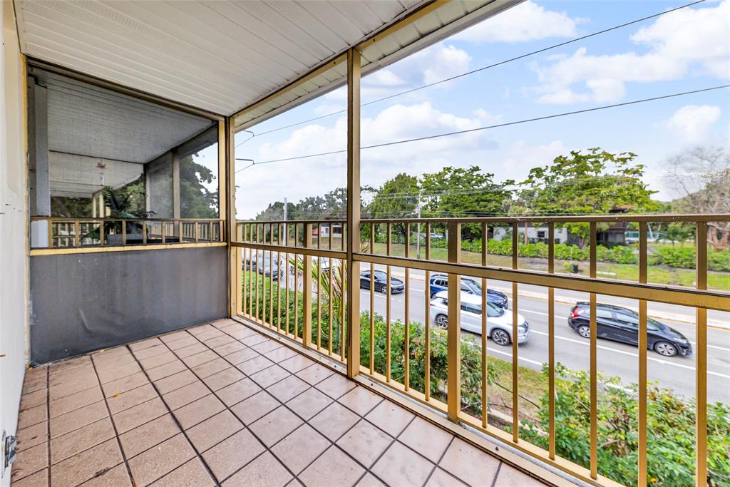 11 Southwest 4th Avenue, Unit 10 Boca Raton, FL 33432 - Photo 25 of 32 a view of a balcony