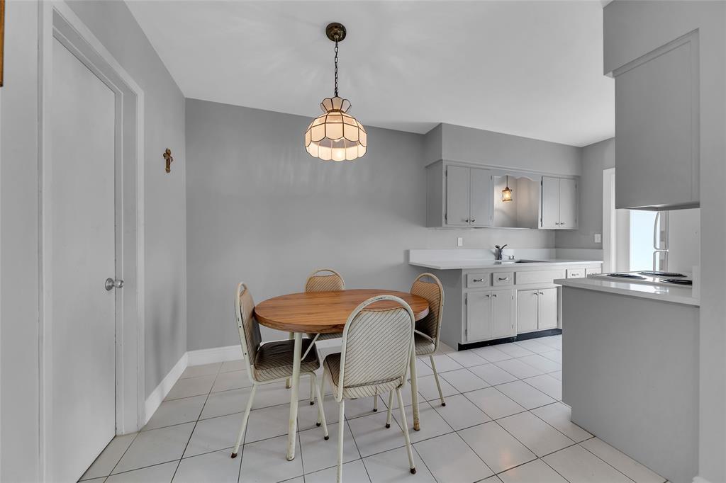 11 Southwest 4th Avenue, Unit 10 Boca Raton, FL 33432 - Photo 10 of 32 a view of kitchen and sink