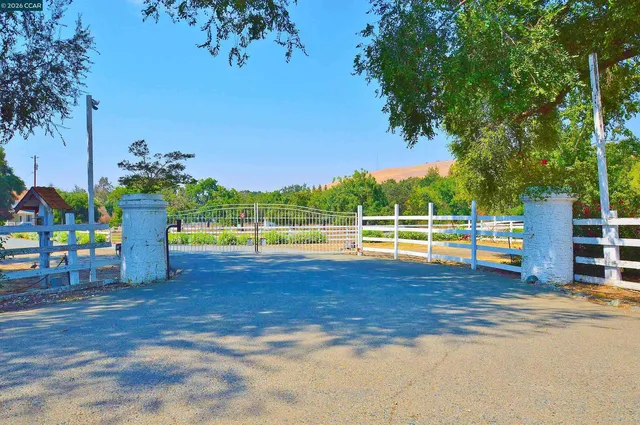 $624,900 | 1295 Shell Circle, Clayton, CA 94517