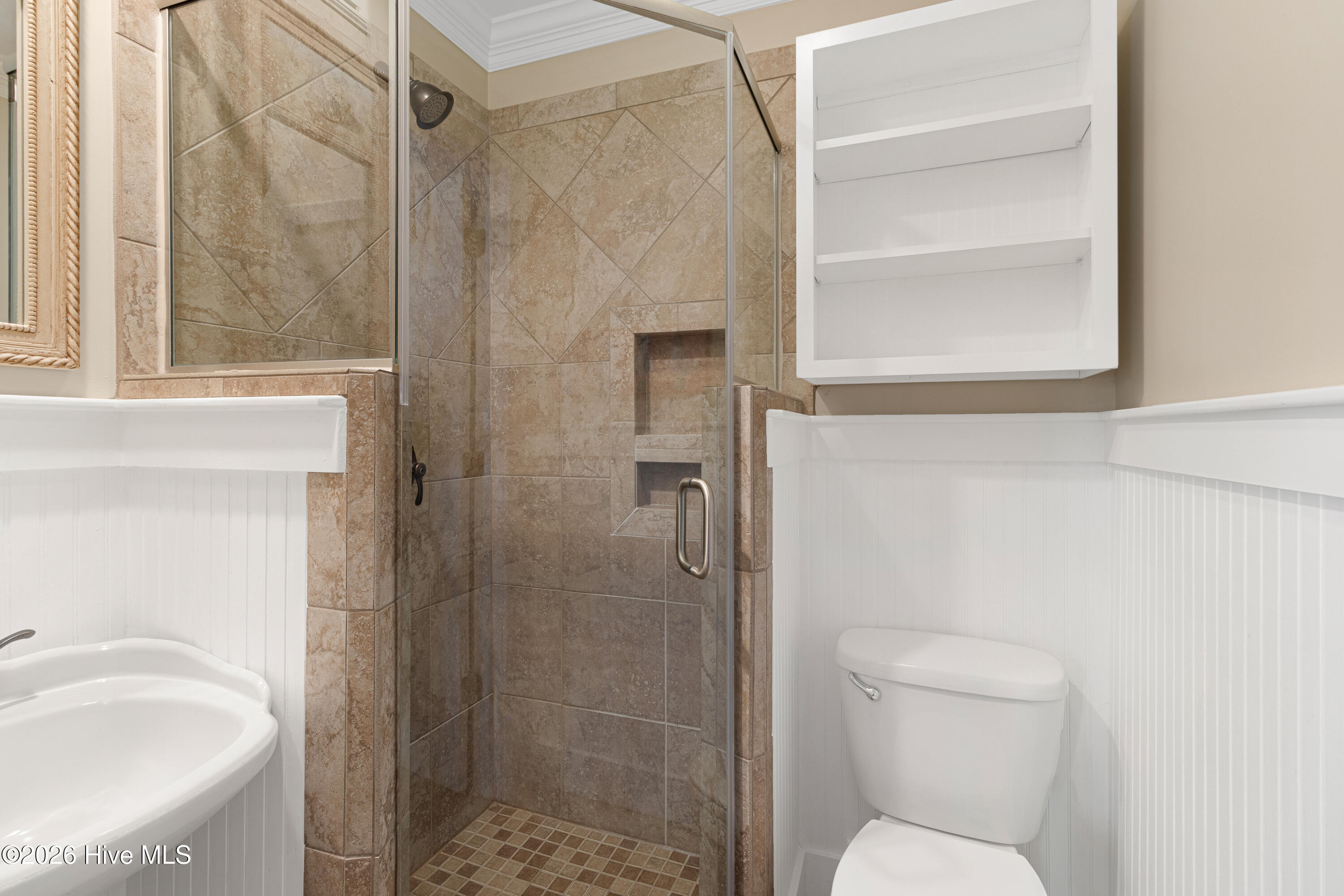 301 Commerce Way, Unit 255 SEA SPRAY Atlantic Beach, NC 28512 - Photo 13 of 33 Primary ensuite