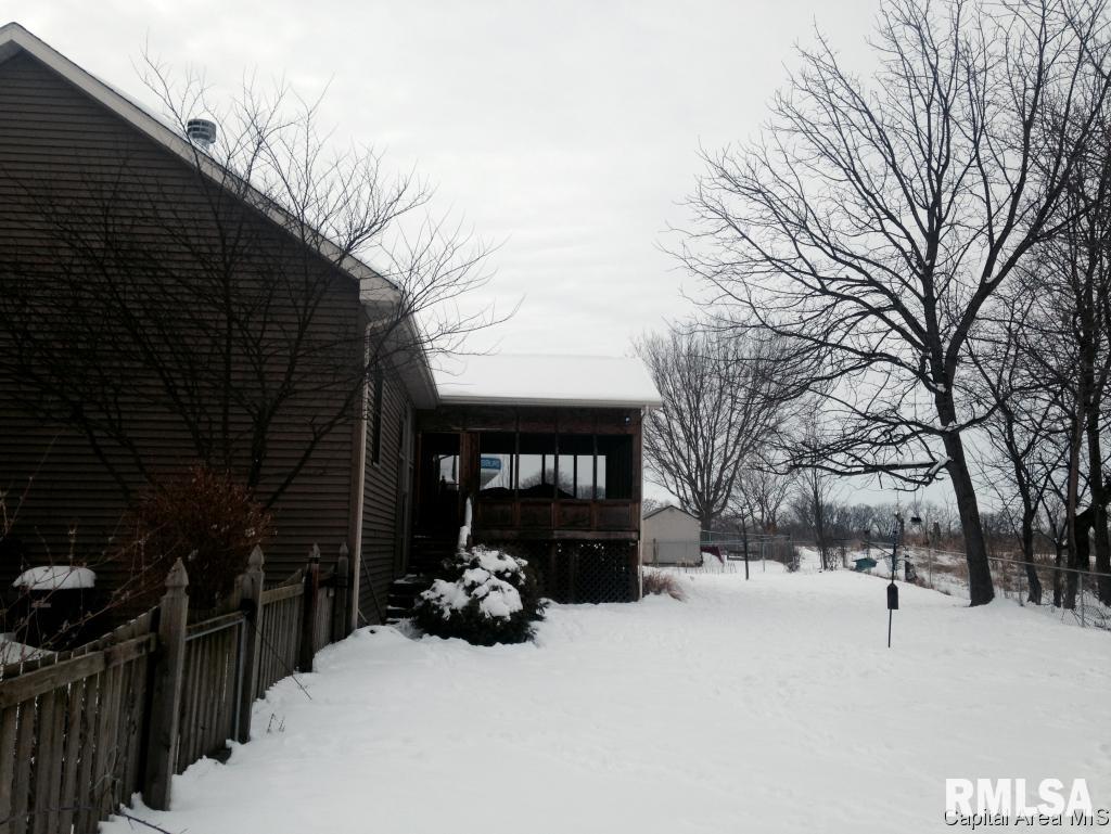 19560 Pinecrest Road Petersburg, IL 62675 - Photo 3 of 24 Gallery Image 3