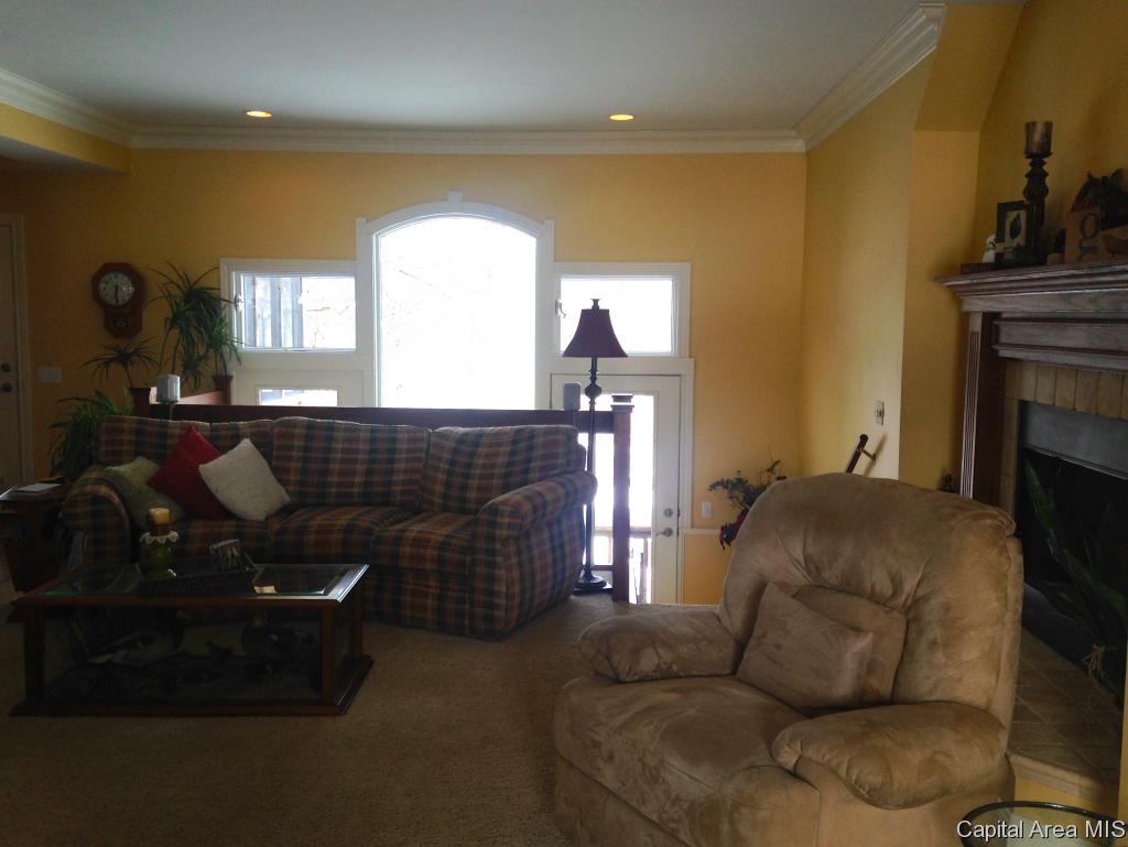 19560 Pinecrest Road Petersburg, IL 62675 - Photo 6 of 24 Gallery Image 6