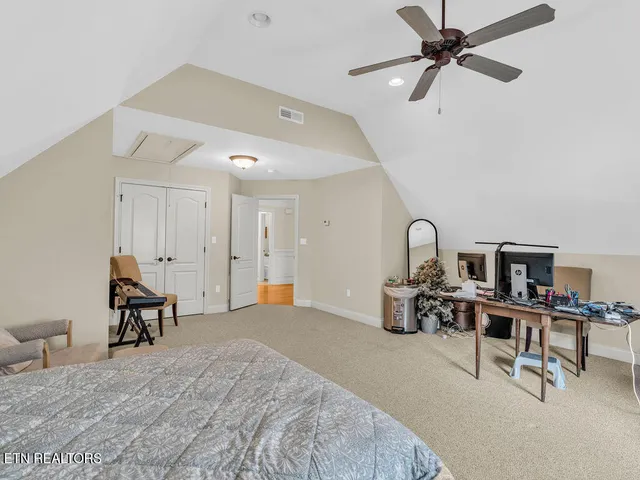 $800,000 | 10 Hawthorn Place, Norris, TN 37828