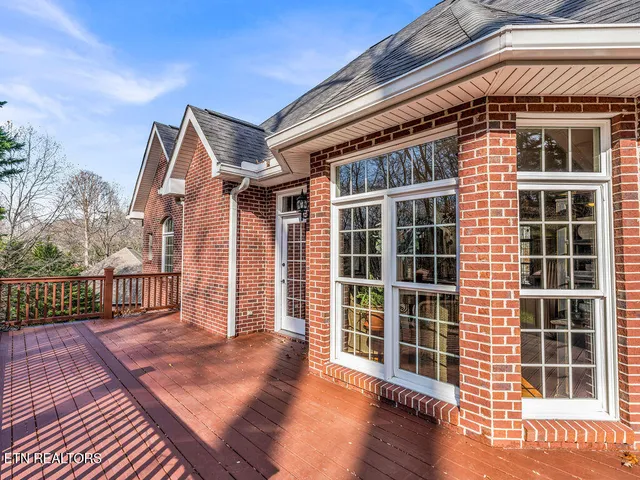 $800,000 | 10 Hawthorn Place, Norris, TN 37828