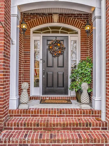 $800,000 | 10 Hawthorn Place, Norris, TN 37828