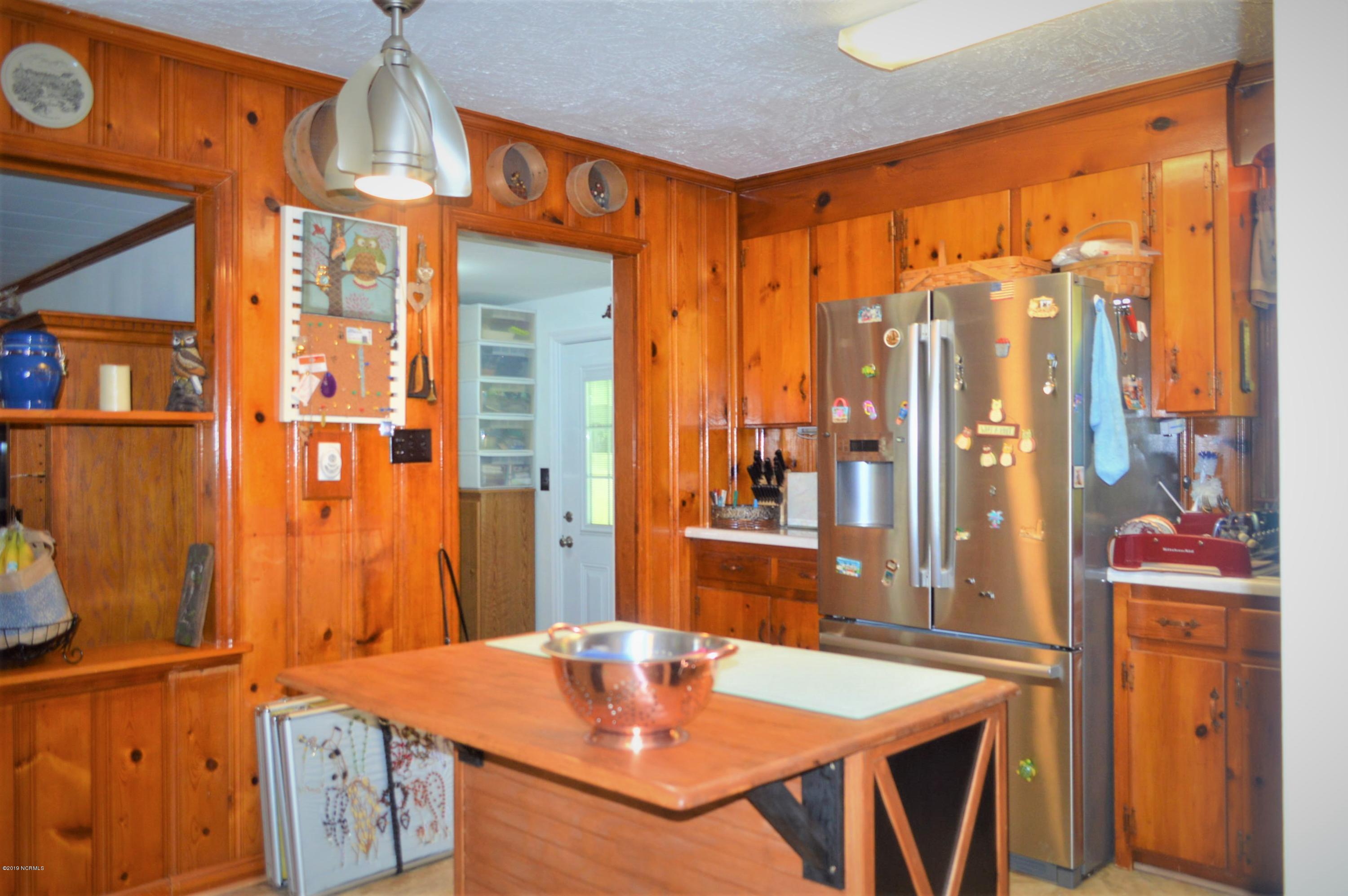 116 Johnny Parker Road Jacksonville, NC 28540 - Photo 6 of 21 DSC_1039