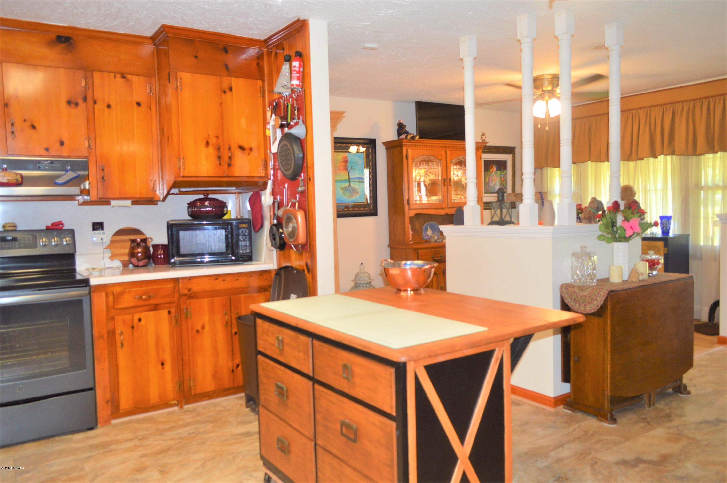 116 Johnny Parker Road Jacksonville, NC 28540 - Photo 7 of 21 DSC_1043