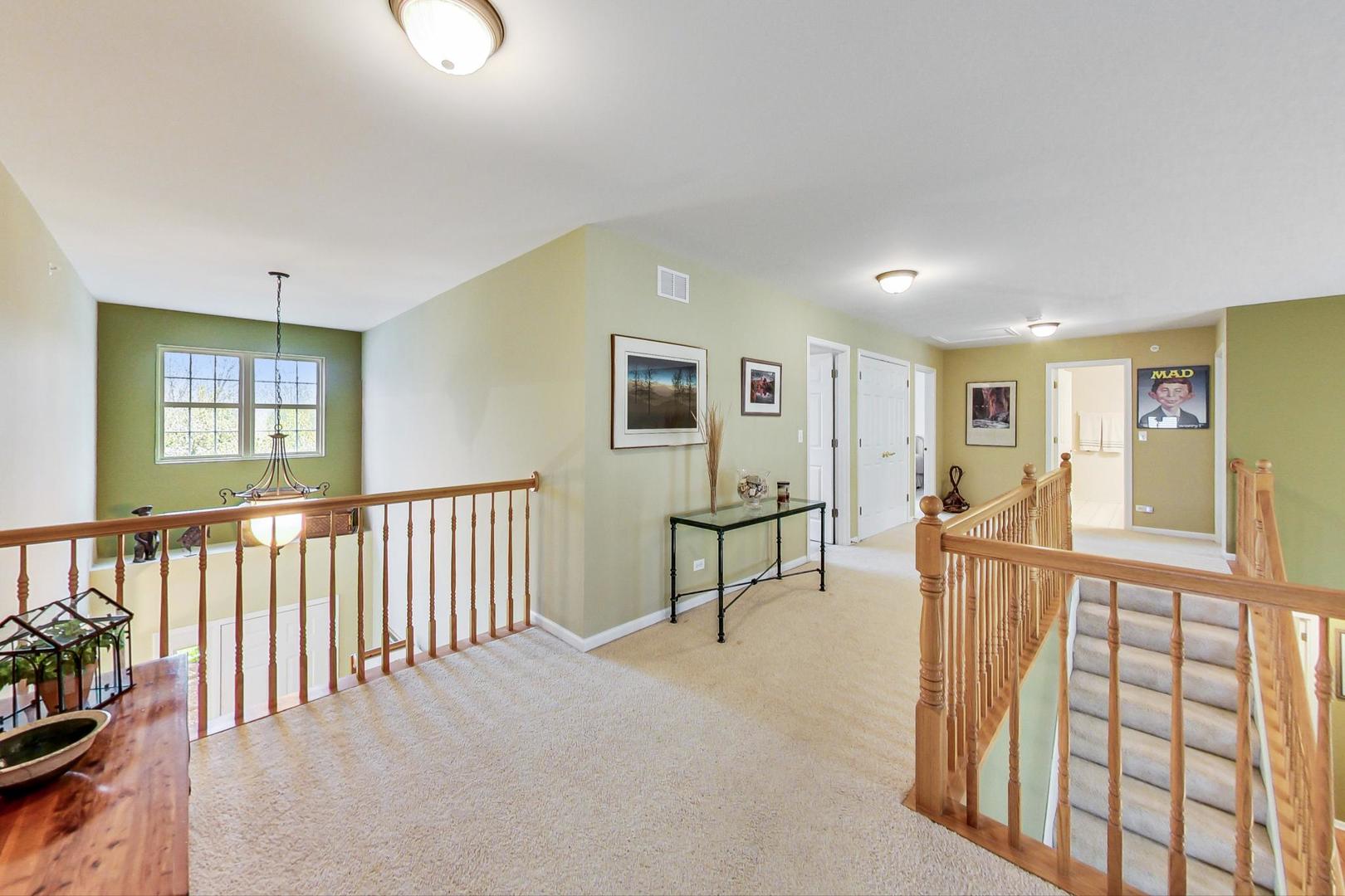8052 Orchard Commons West Long Grove, IL 60060 - Photo 17 of 32 a view of a interior of the house