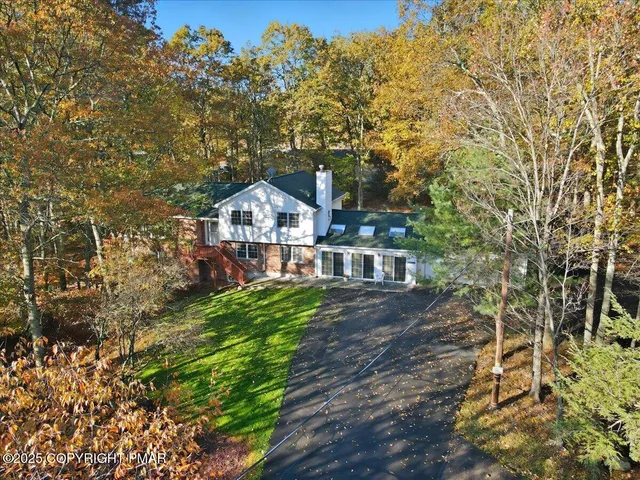 $519,000 | 349 Bumble Bee Pass, Cresco, PA 18326