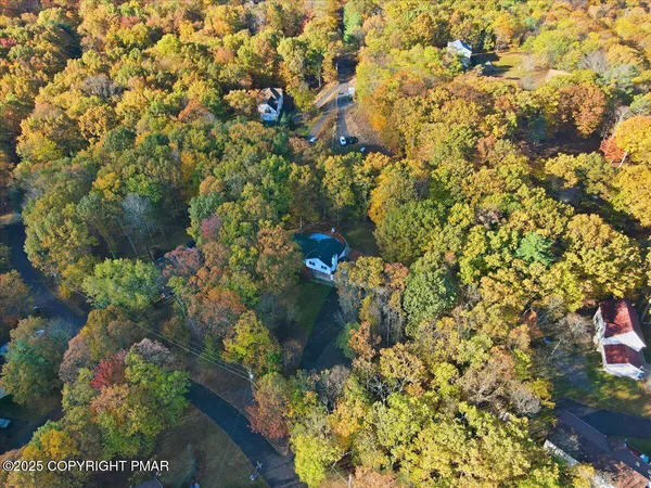 $519,000 | 349 Bumble Bee Pass, Cresco, PA 18326