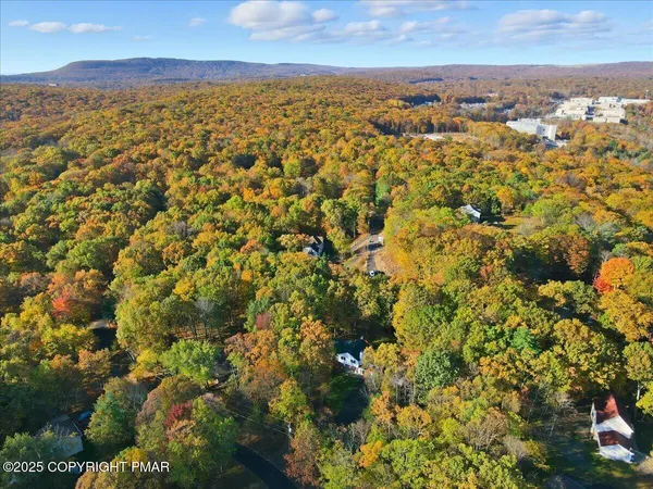 $519,000 | 349 Bumble Bee Pass, Cresco, PA 18326
