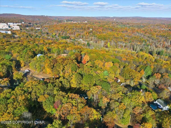 $519,000 | 349 Bumble Bee Pass, Cresco, PA 18326