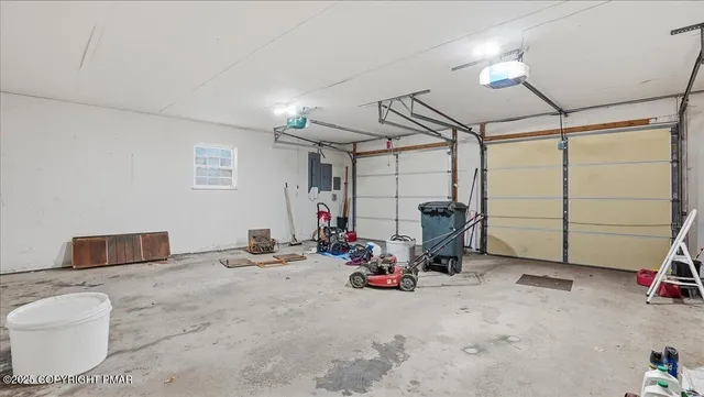 $519,000 | 349 Bumble Bee Pass, Cresco, PA 18326