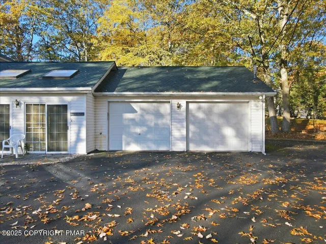 $519,000 | 349 Bumble Bee Pass, Cresco, PA 18326