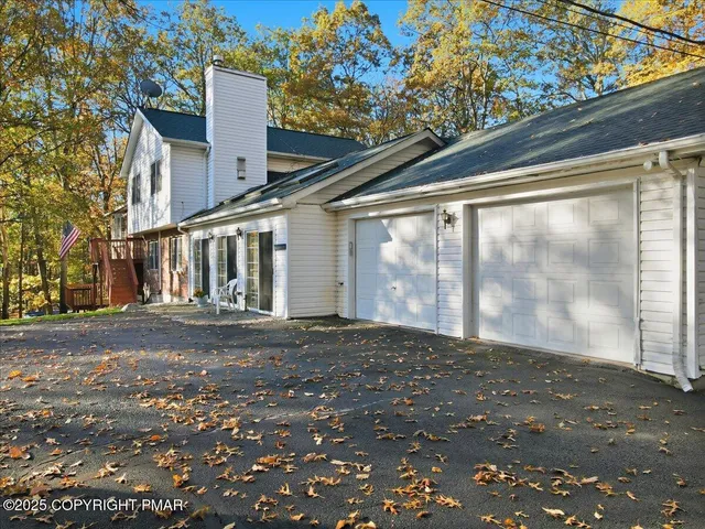 $519,000 | 349 Bumble Bee Pass, Cresco, PA 18326