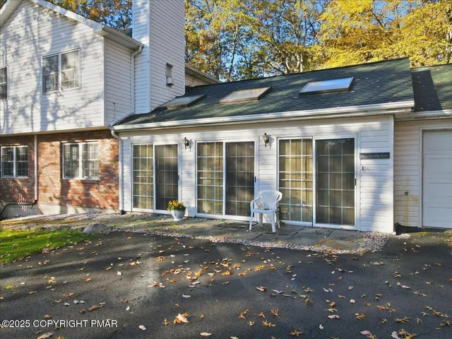 $519,000 | 349 Bumble Bee Pass, Cresco, PA 18326