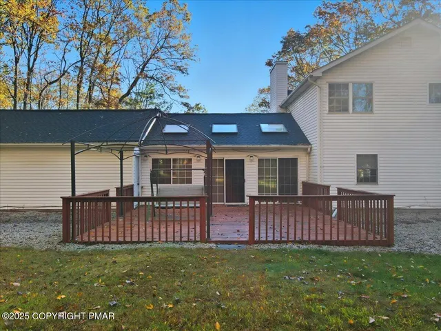 $519,000 | 349 Bumble Bee Pass, Cresco, PA 18326