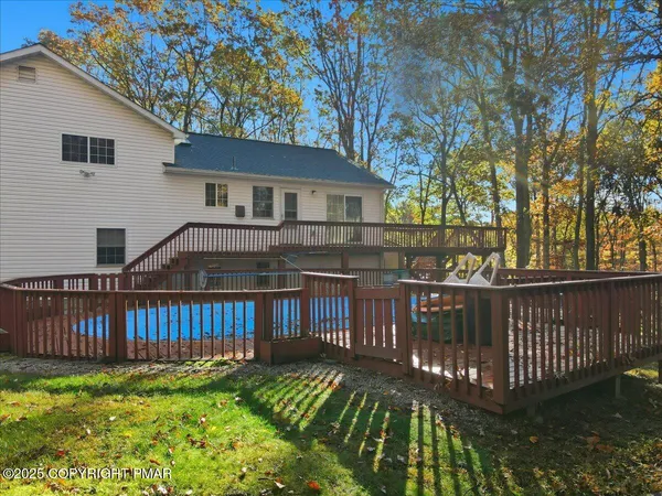 $519,000 | 349 Bumble Bee Pass, Cresco, PA 18326