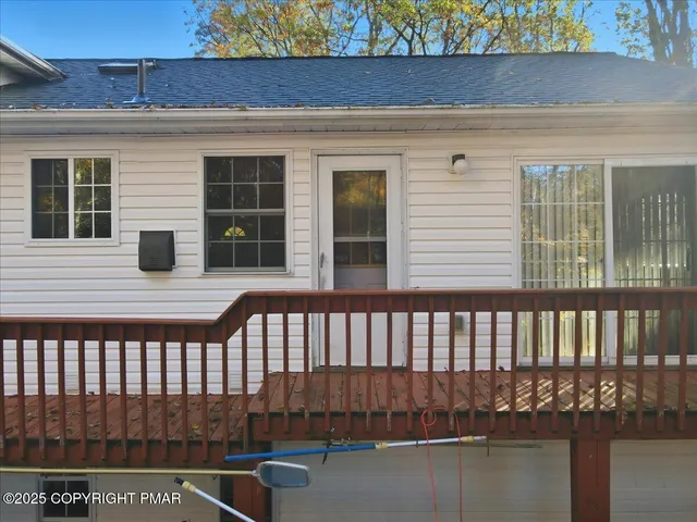 $519,000 | 349 Bumble Bee Pass, Cresco, PA 18326