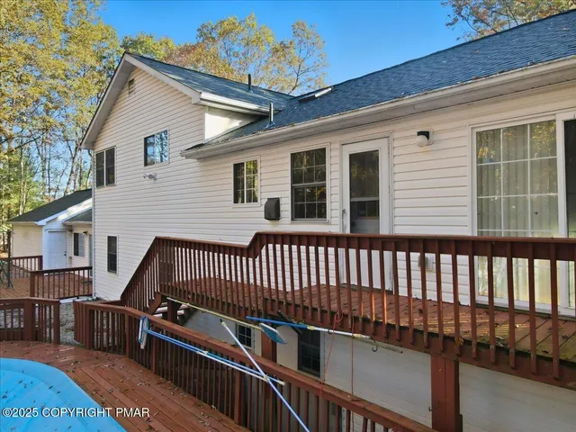 $519,000 | 349 Bumble Bee Pass, Cresco, PA 18326