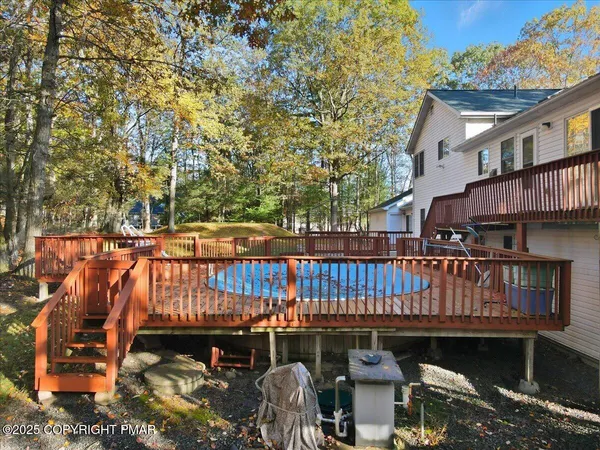 $519,000 | 349 Bumble Bee Pass, Cresco, PA 18326