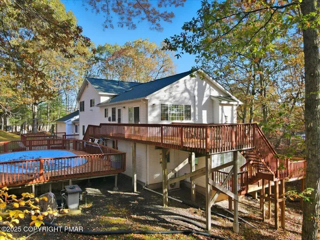 $519,000 | 349 Bumble Bee Pass, Cresco, PA 18326