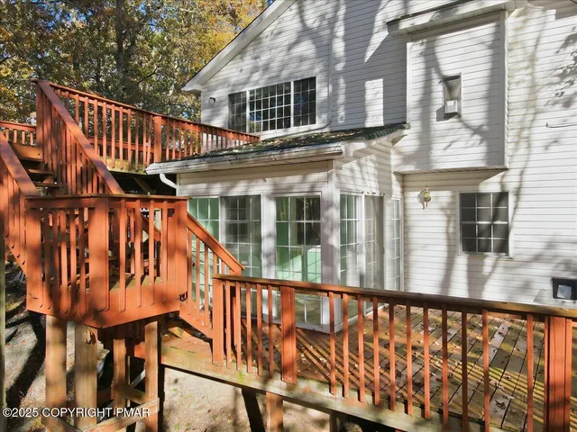 $519,000 | 349 Bumble Bee Pass, Cresco, PA 18326