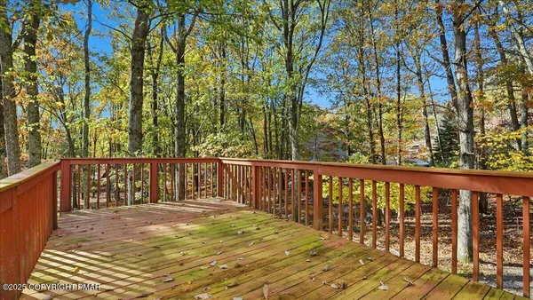 $519,000 | 349 Bumble Bee Pass, Cresco, PA 18326